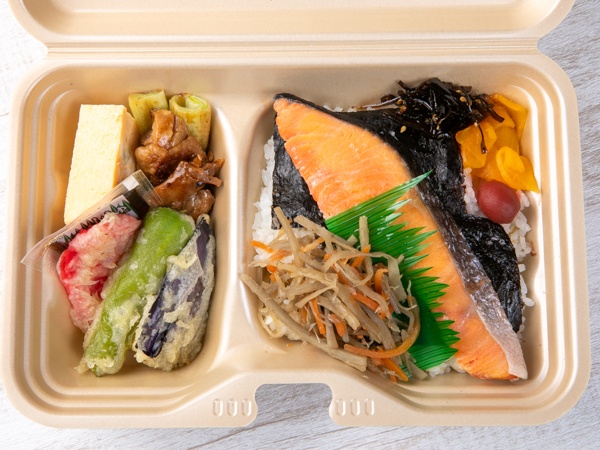 LUNCH FACTORY 和彩 銀鮭塩焼プレート