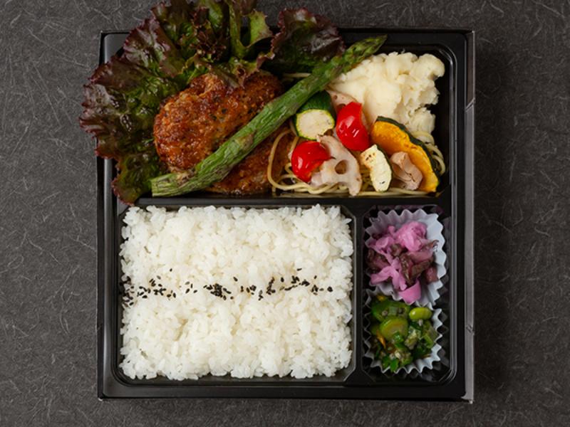 シャリアピンバーグとグリル野菜