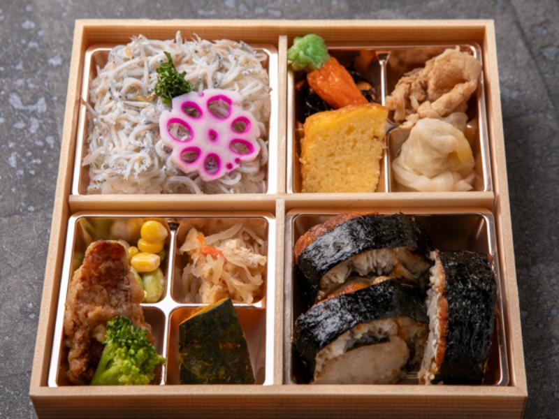 贅沢彩り御膳〜鰻の太巻きとしらす御膳〜