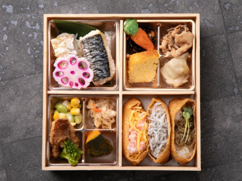 4升御膳〜焼き鯖棒寿しと彩り稲荷(かにちらし・しらす・ちりめんじゃこ)〜