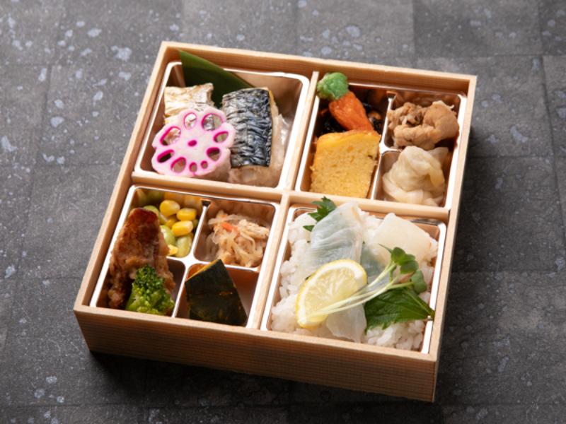 贅沢彩り御膳〜鯛の昆布〆と焼き鯖の棒寿し〜