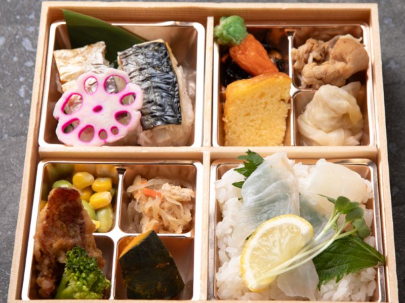 贅沢彩り御膳〜鯛の昆布〆と焼き鯖の棒寿し〜