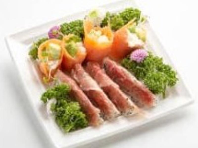 ドラゴン生ハム＆スモークサーモンクリームチーズアボカドロール