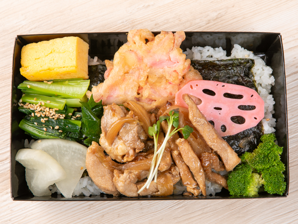 三元豚と淡路産玉葱の生姜焼きと５種の総菜海苔弁当