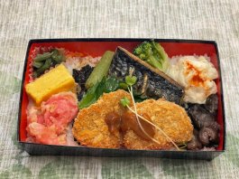 極上ノルウェー産鯖と三元豚ヘレカツの海苔弁当