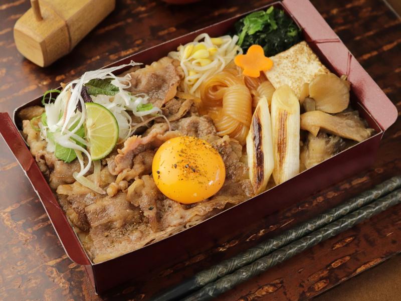 すき焼きと牛しゃぶの合盛り重