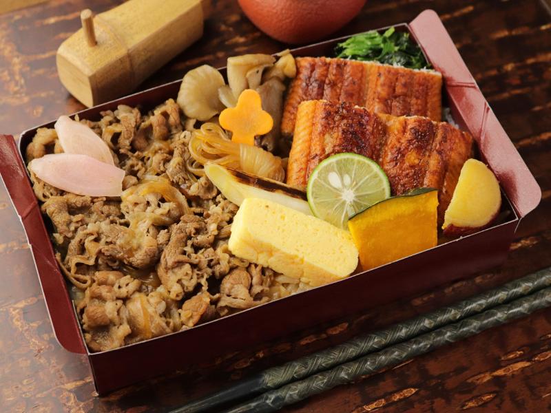 【期間限定】牛すき焼きと鰻の贅沢重