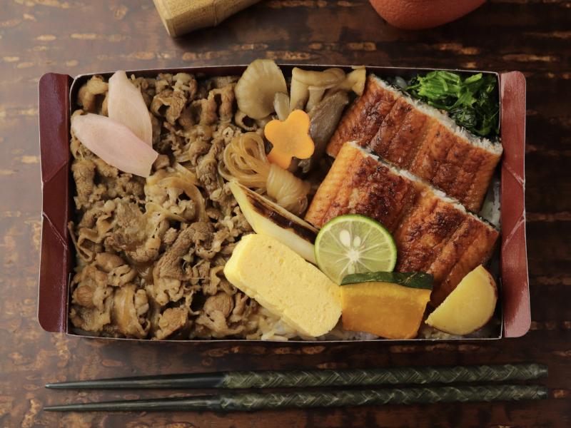 【期間限定】牛すき焼きと鰻の贅沢重