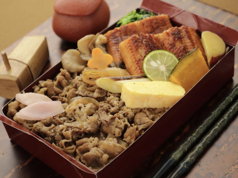 【期間限定】牛すき焼きと鰻の贅沢重