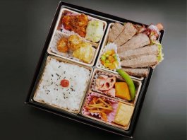 特選黒毛和牛ステーキと鶏照り焼き＆つくね弁当　柚子（ゆず）