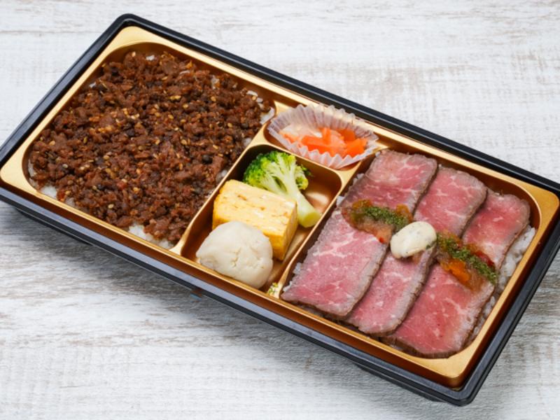 牛タンしぐれ煮と黒トリュフ香る厳選牛ローストビーフ弁当
