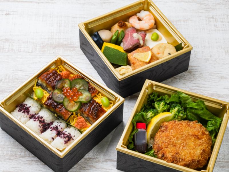 おもてなし三段重〜稀少銘柄LYB豚メンチカツと和食店のおばんざい〜