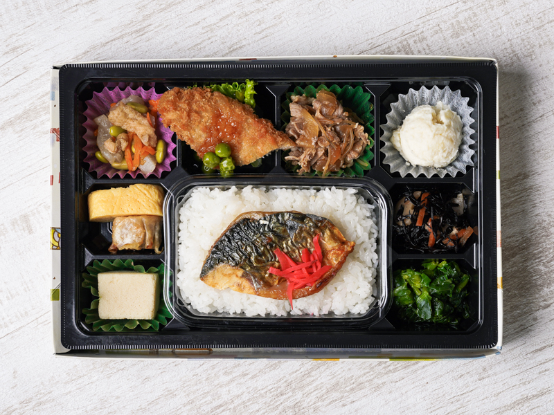 おかずたっぷり焼魚＆すき焼弁当