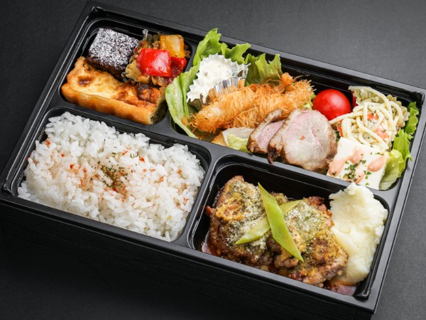 鶏もも肉の香草パン粉焼き自家製トマトソース