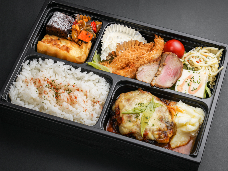 ハンバーグステーキチーズ＆トマトソース