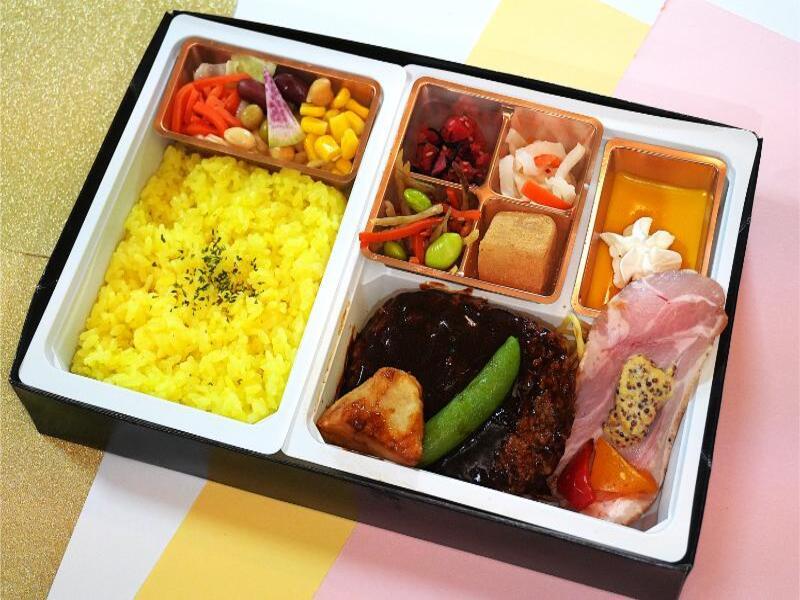 特選牛煮込みハンバーグとローストポークの洋食弁当