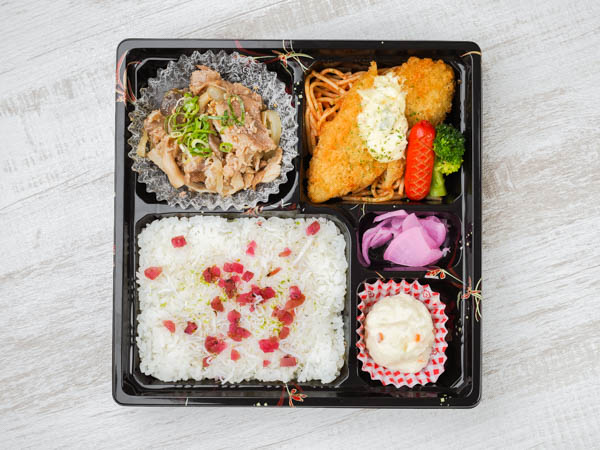 豚の生姜焼き＆白身フライタルタルソース弁当