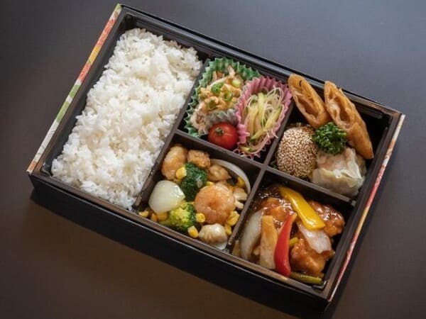 鶴〜小エビイカホタテ塩炒め・黒酢酢豚〜