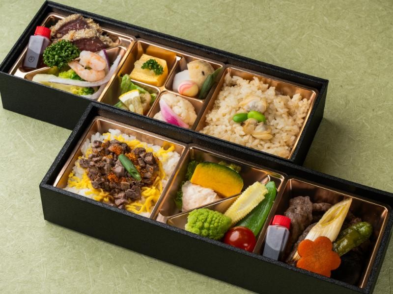 厳選牛すき焼きと牛カツレツの季節二段御膳