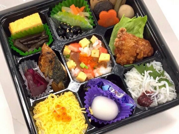 三種のチラシ御膳