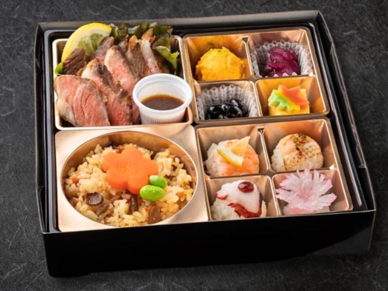 ローストビーフと照り焼きチキン京手鞠7貫贅沢御膳