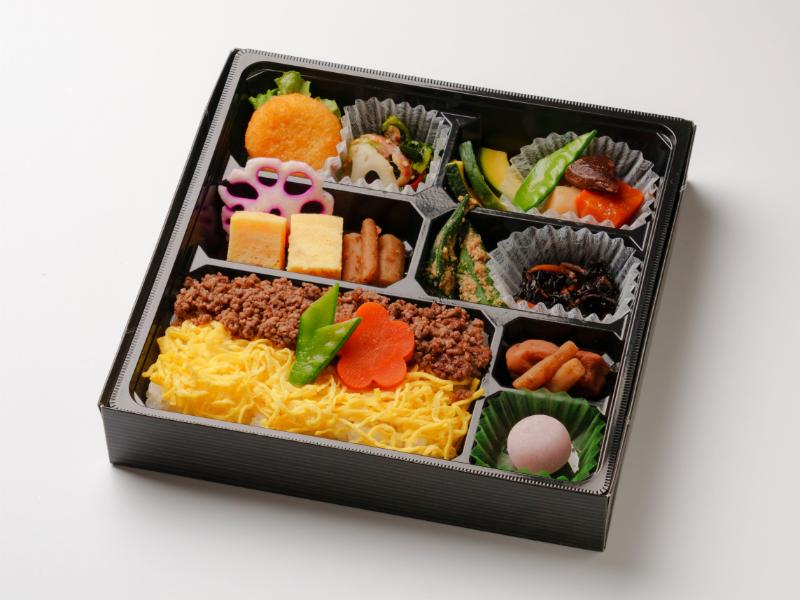 八寸彩御膳　和牛そぼろ