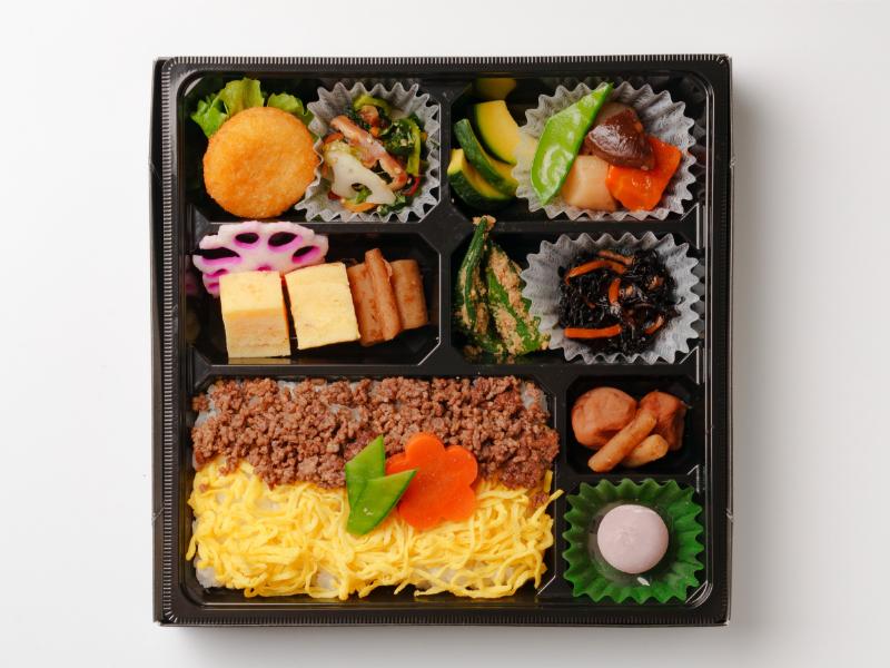 八寸彩御膳　和牛そぼろ