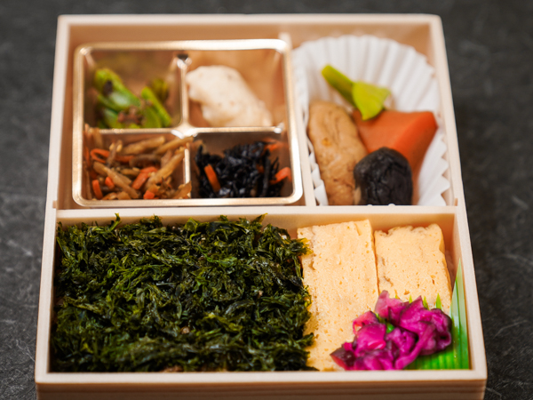 おかかとじゃこの海苔弁当