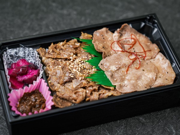 塩味牛たんと牛たんあまから煮弁当