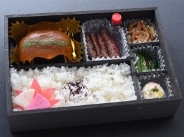 デミグラスハンバーグ＆国産牛希少部位ステーキ弁当