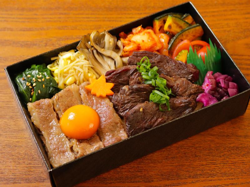 【ダブル盛り】黒毛和牛すき焼き＆牛ハラミ焼肉飯