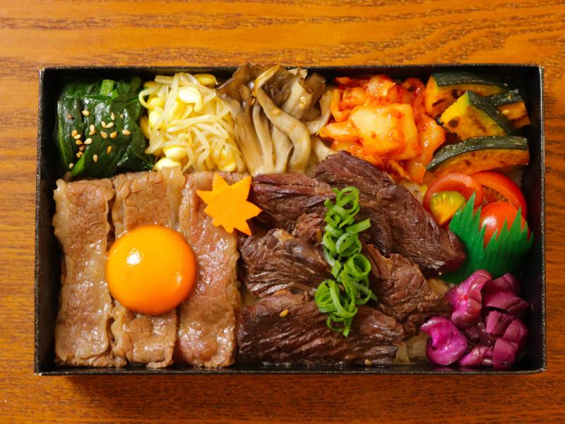 【ダブル盛り】黒毛和牛すき焼き＆牛ハラミ焼肉飯