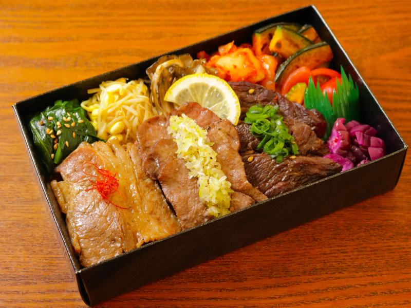 贅沢３種盛り焼肉飯