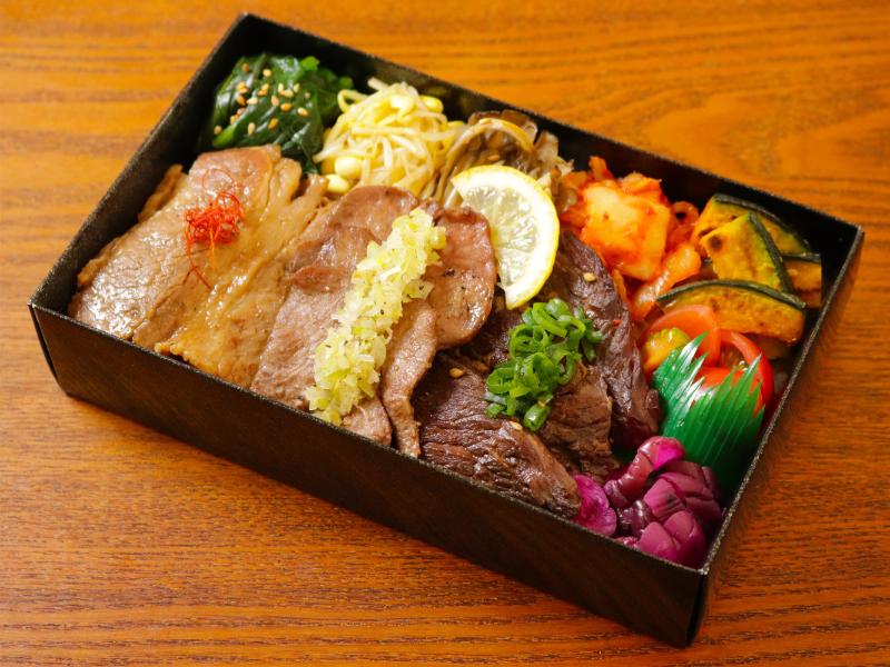 贅沢３種盛り焼肉飯