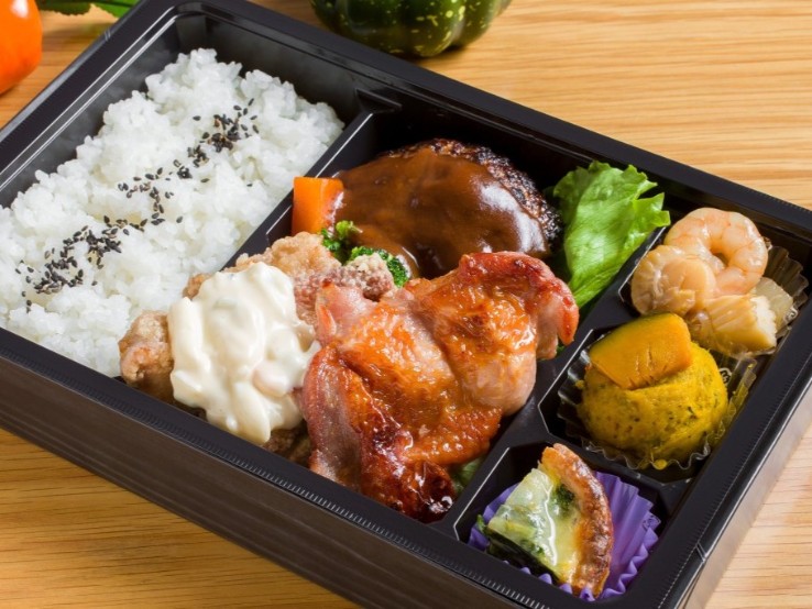 常陸牛まごころハンバーグ　ローストチキン＆チキン南蛮