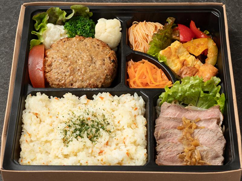 【お肉増量】ハンバーグとローストビーフの彩り御膳～バターライス添え～