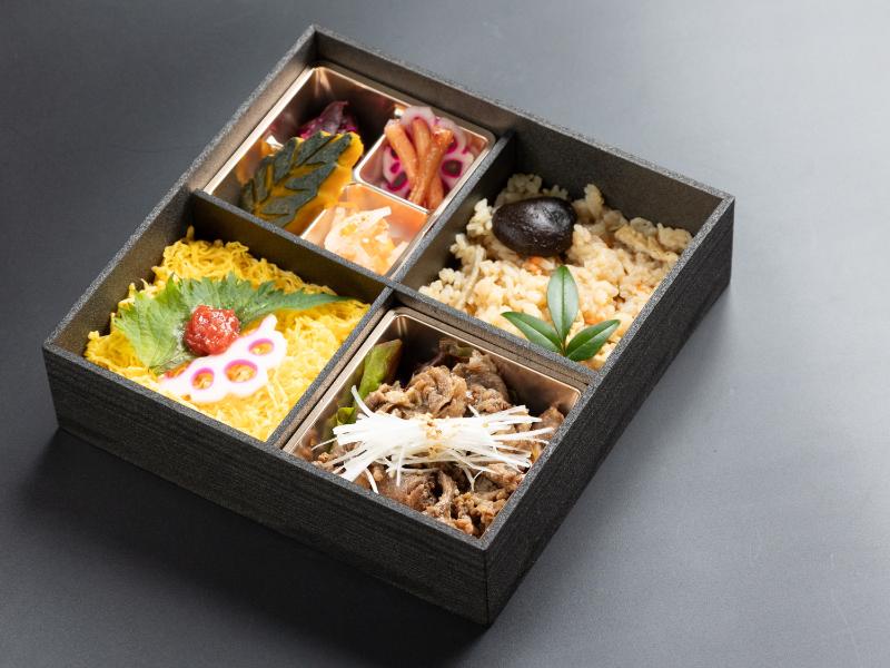 -雅-厳選黒毛和牛焼肉幕の内弁当（チキン南蛮風）