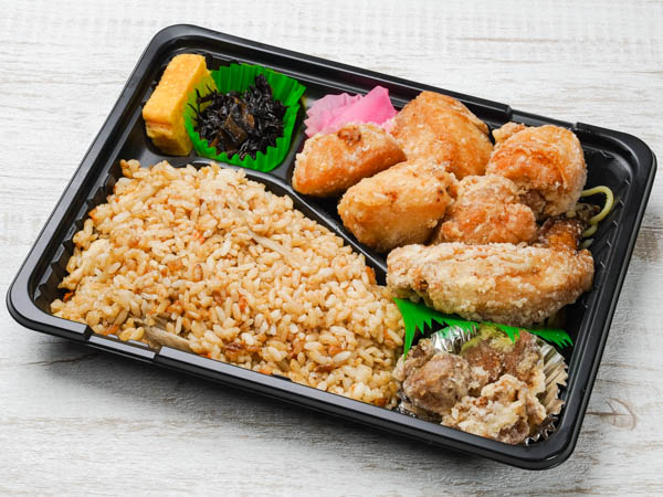 デラックス唐揚げ＆博多かしわ飯弁当