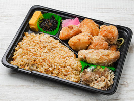 デラックス唐揚げ＆博多かしわ飯弁当
