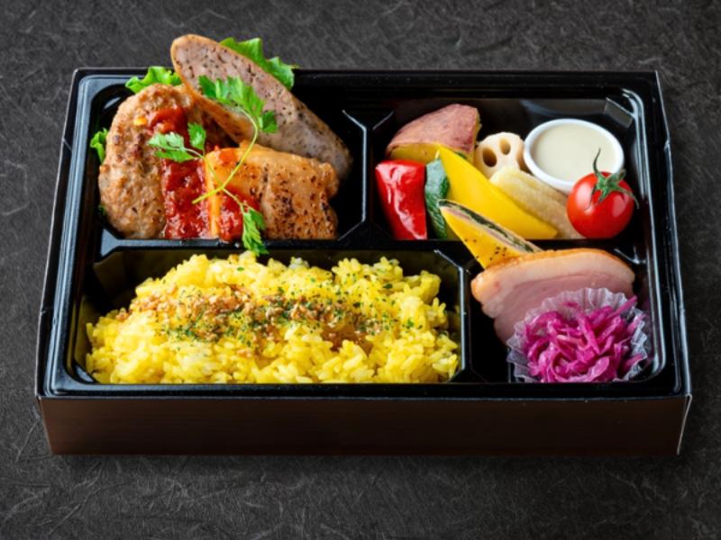 ミックスグリルと彩野菜のバーニャカウダ弁当〜サフランライス〜