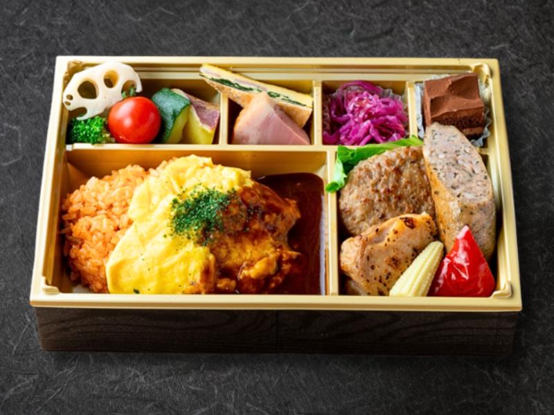 とろける玉子のオムライスとミックスグリル弁当