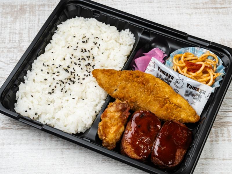 白身魚フライ＆ハンバーグ＆唐揚げ弁当