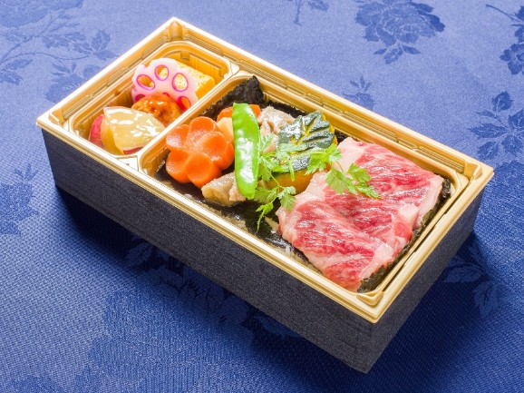 【280mlペット茶付き】特選4等級【黒毛和牛】ステーキの高級海苔【弁当】