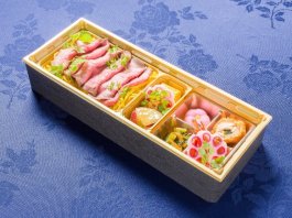 【280mlペット茶付き】特選牛ローストビーフの肉チラシ寿司と7種の副菜【彩り御膳】