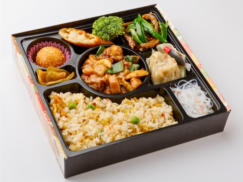 鶏肉カシューナッツと牛肉とピーマン弁当