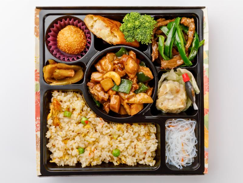 鶏肉カシューナッツと牛肉とピーマン弁当