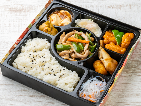 青椒肉絲と白身魚の甘酢弁当
