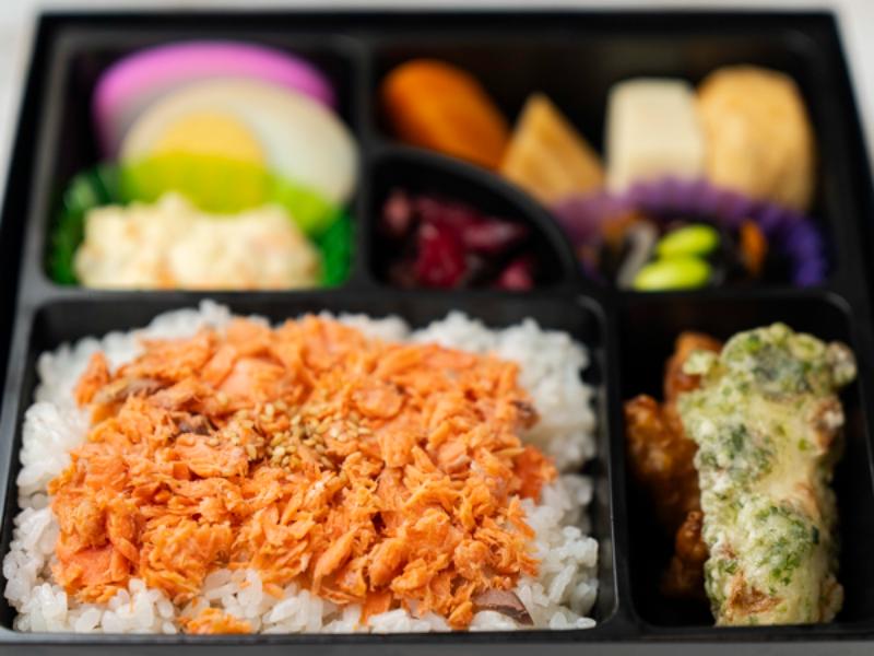 みやび弁当 紅鮭ほぐし