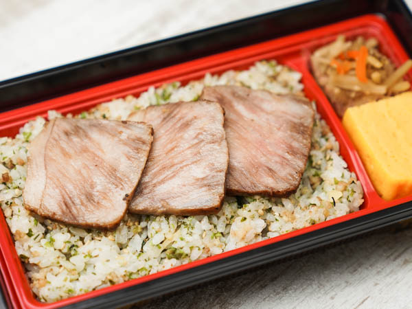 特上飛騨牛ステーキと飛騨牛まぜ飯膳