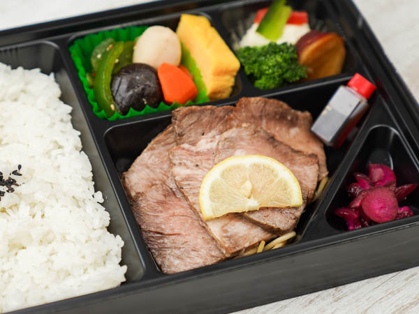 飛騨牛バラステーキ弁当 ～オリジナルソース添え～